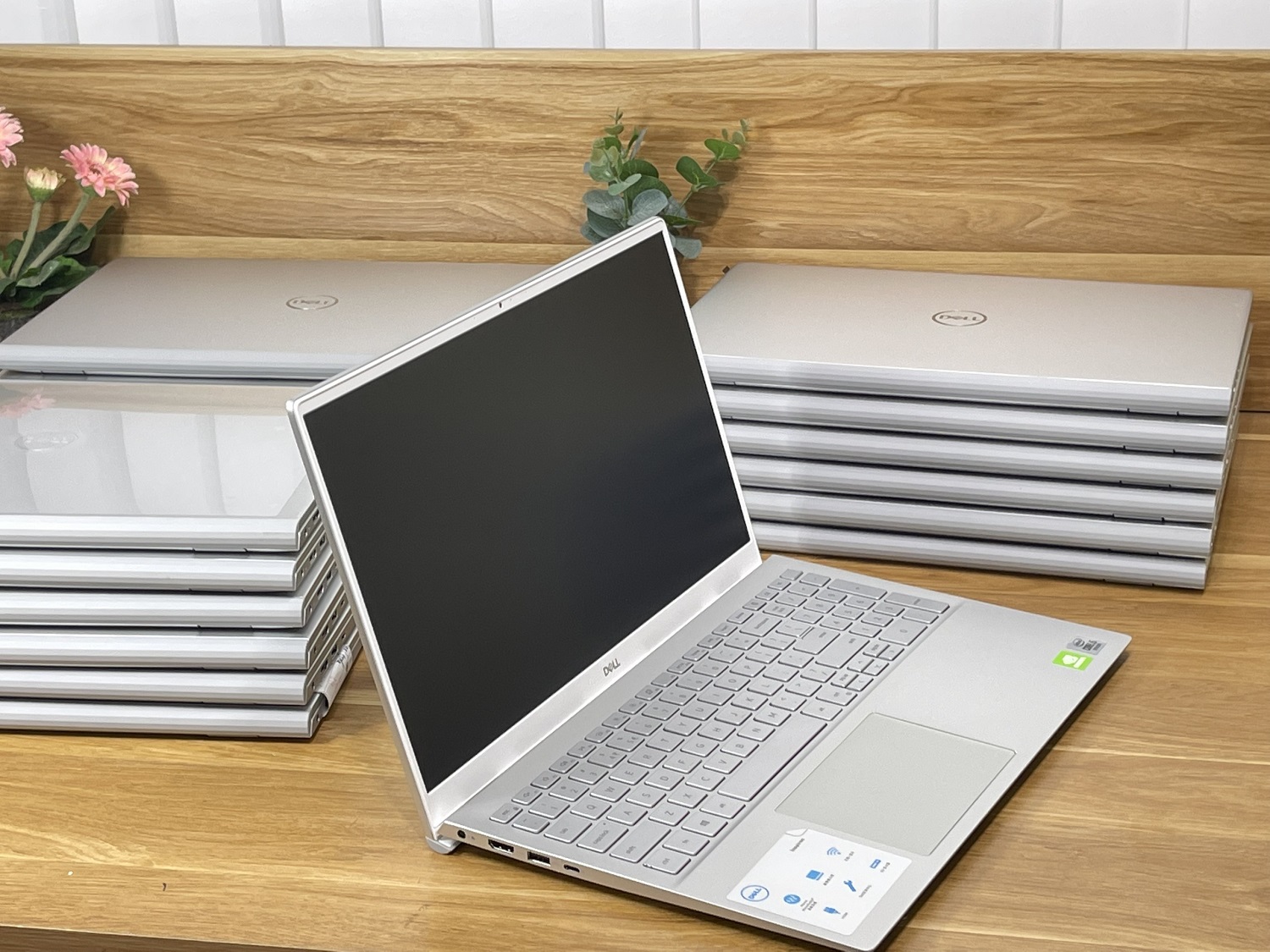 Dell inspiron 5501: i5-1035G1| 8GB| 512GB| MX350 |15.6 FHD | N5501