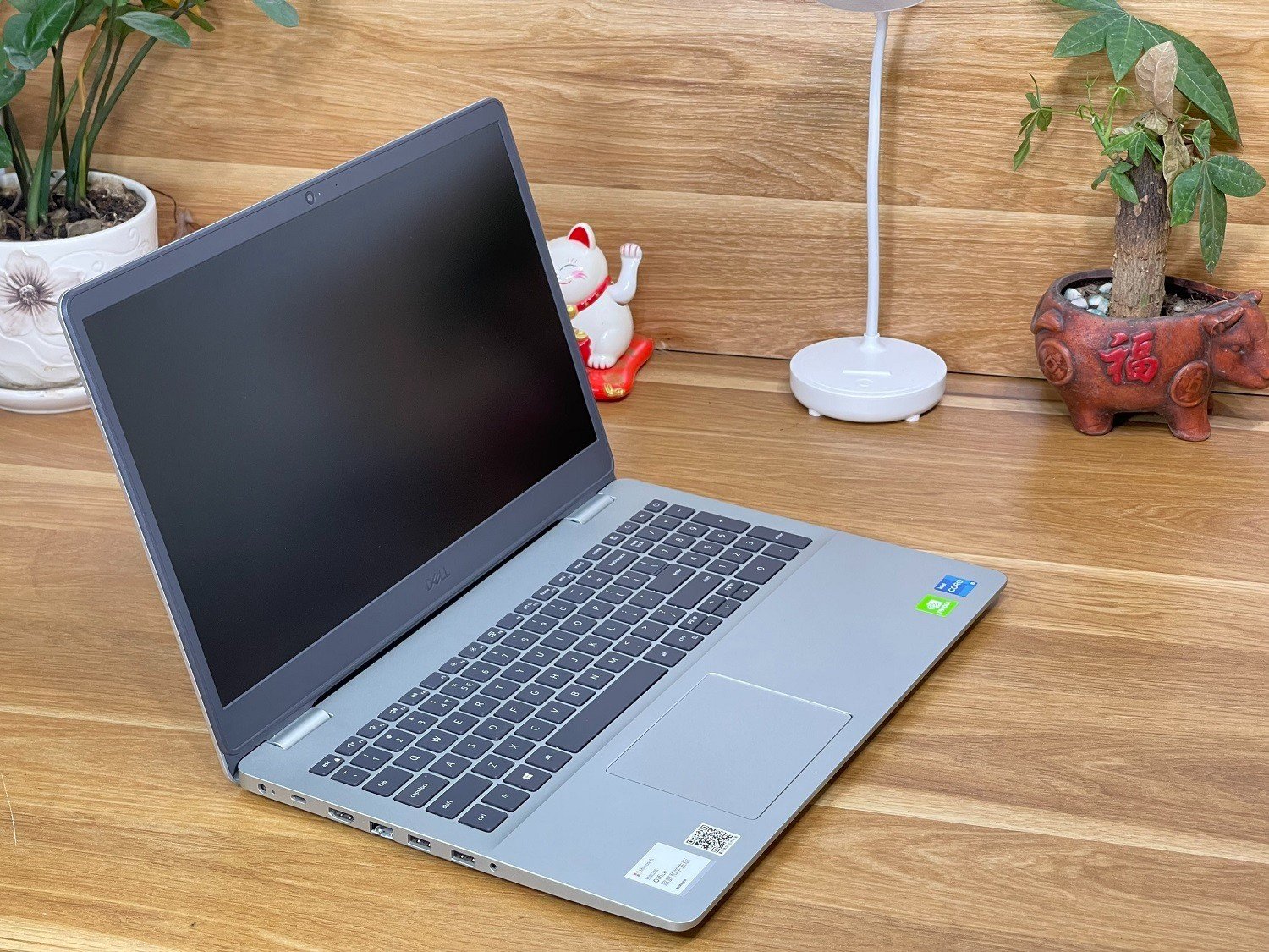 Dell inspiron 5593: i7-1065G7| 8GB| 512GB| MX230 |15.6 FHD Likenew