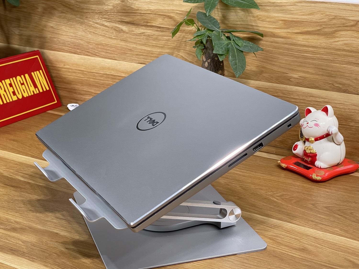 Laptop Dell Inspiron 15R 7560| i7 -7500U | 8Gb | SSD 128GB + 500GB | GT940M | 15.6 FHD new 99%