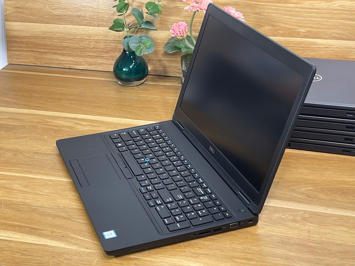 DELL Latitude  E5590: i5-8250U | 8GB | SSD 256GB | 15.6FHD IPS Likenew | 5490