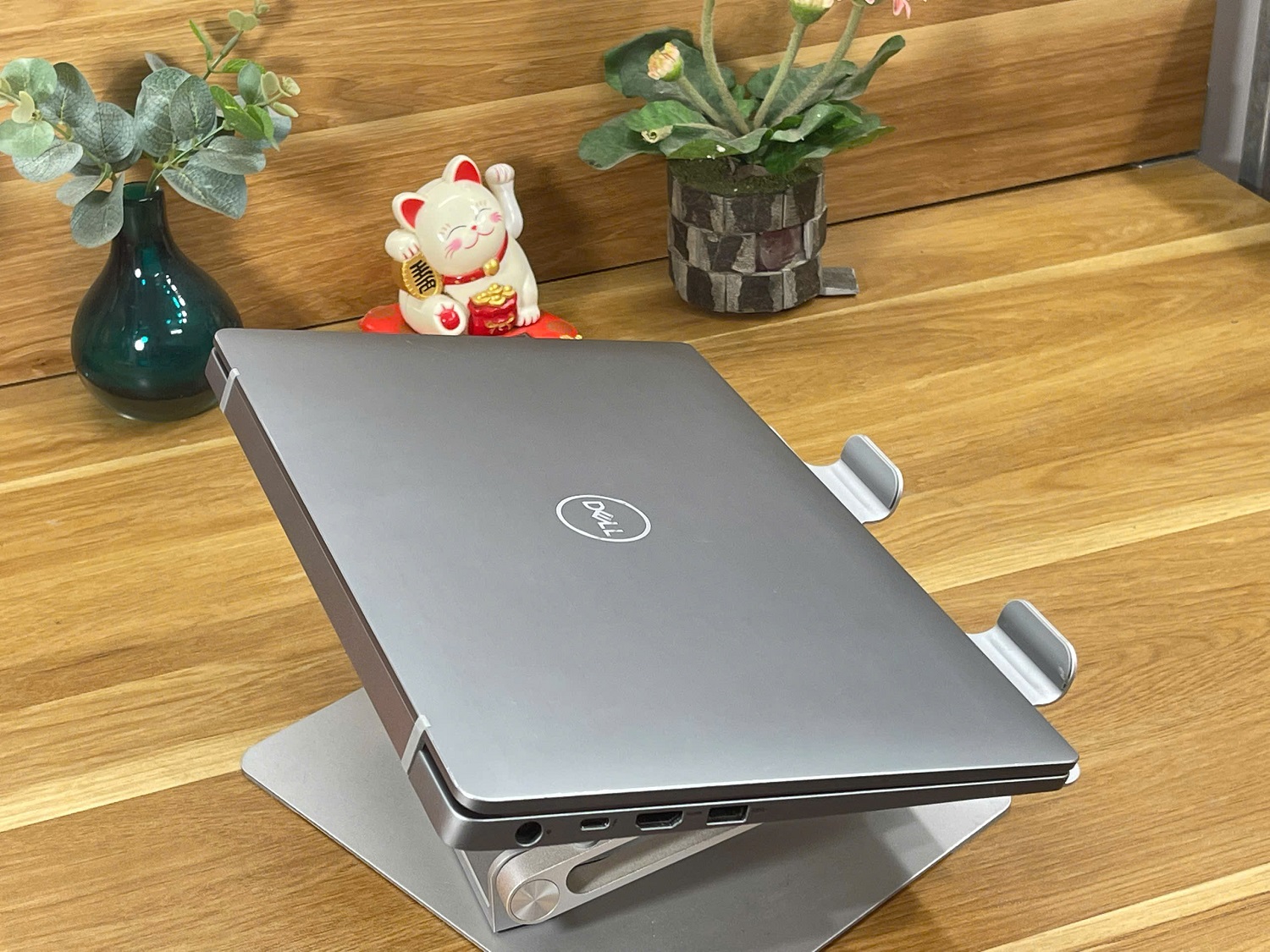 DELL Latitude E7400: i5-8350U | 8G | SSD256G | 14.0FHD Likenew | 7400 nhôm