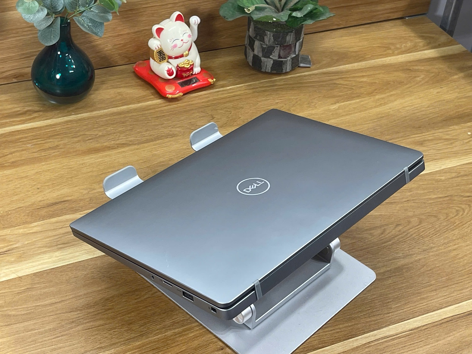 DELL Latitude E7400: i5-8350U | 8G | SSD256G | 14.0FHD Likenew | 7400 nhôm