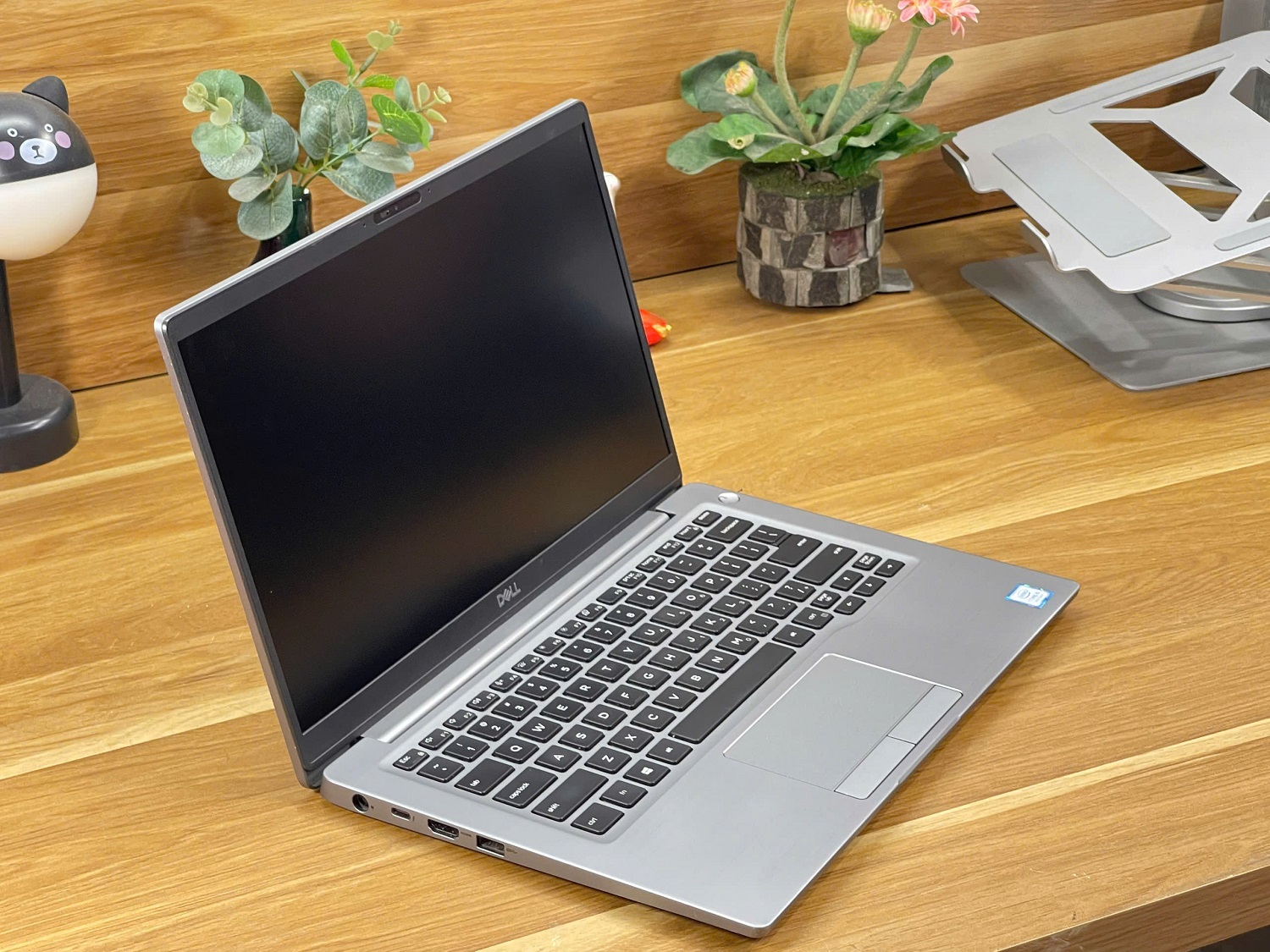 DELL Latitude E7400: i5-8350U | 8G | SSD256G | 14.0FHD Likenew | 7400 nhôm