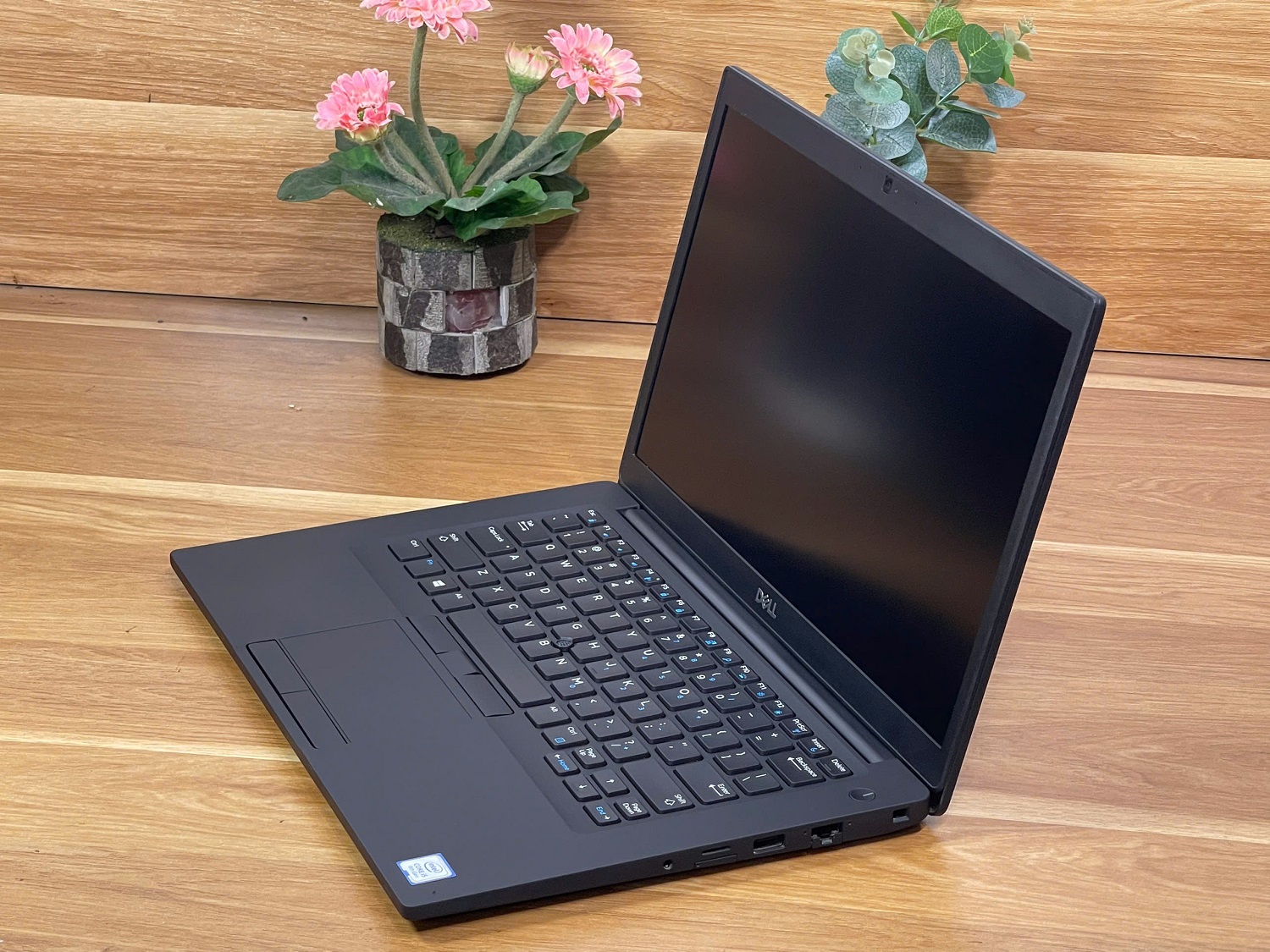 DELL Latitude E7490: i7-8650U | 8GB | SSD256GB | 14.0FHD Likenew