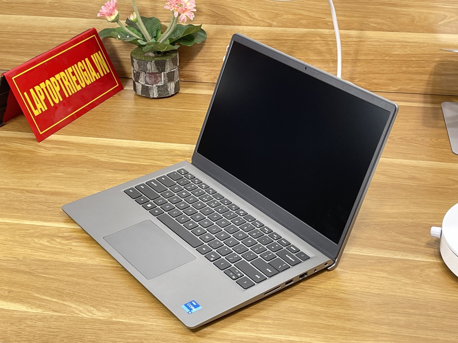 Dell Vostro 3420 : i5-1135G7 | 8Gb | SSD512Gb | 14 FullHD IPS | LIKENEW