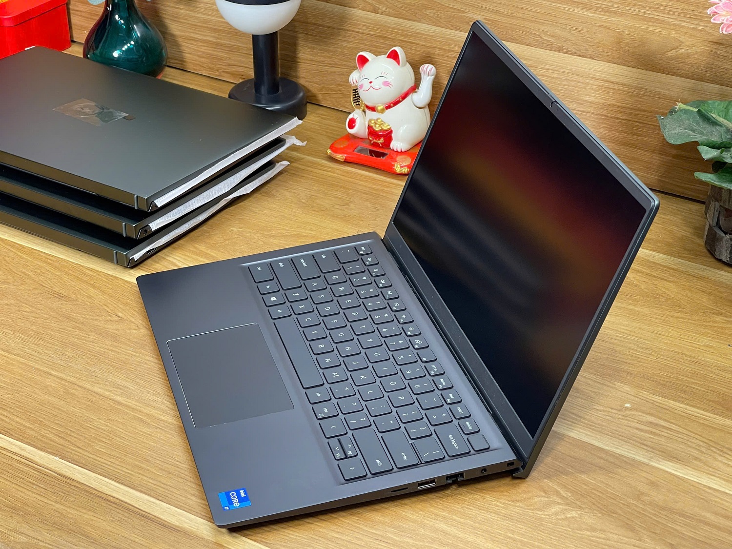 Dell Vostro 5410: i7-11390H | 16GB| 512GB| 14 FHD Likenew | V5410