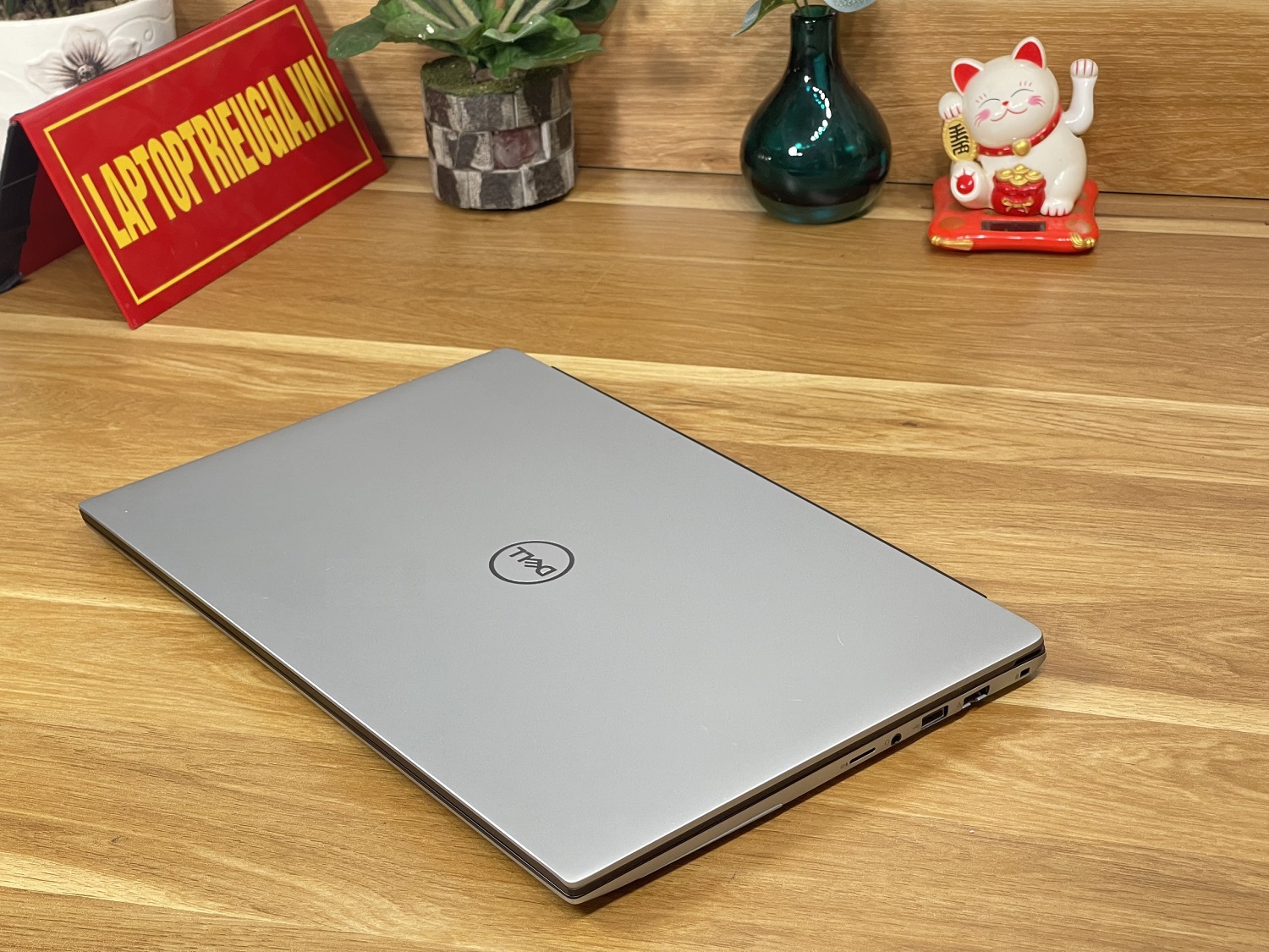 Dell Vostro 5590: I5-10210U| 8GB| 256GB| MX250 |15.6 FHDLikenew