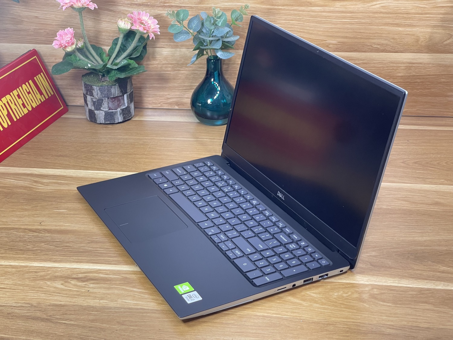 Dell Vostro 5590: I5-10210U| 8GB| 256GB| MX250 |15.6 FHDLikenew