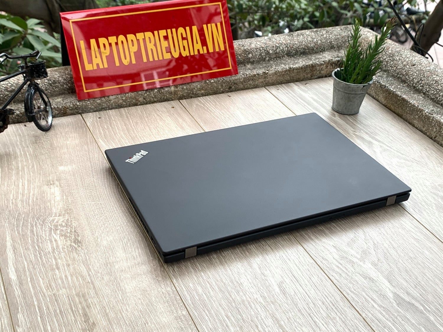 Lenovo Thinkpad X280: i5-8350U | 8Gb | SSD256Gb | 12.5 FullHD IPS  Máy đẹp likenew