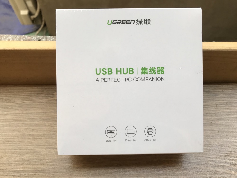 Cáp USB type C ra 4 cổng USB 2.0 chính hãng Ugreen 30288